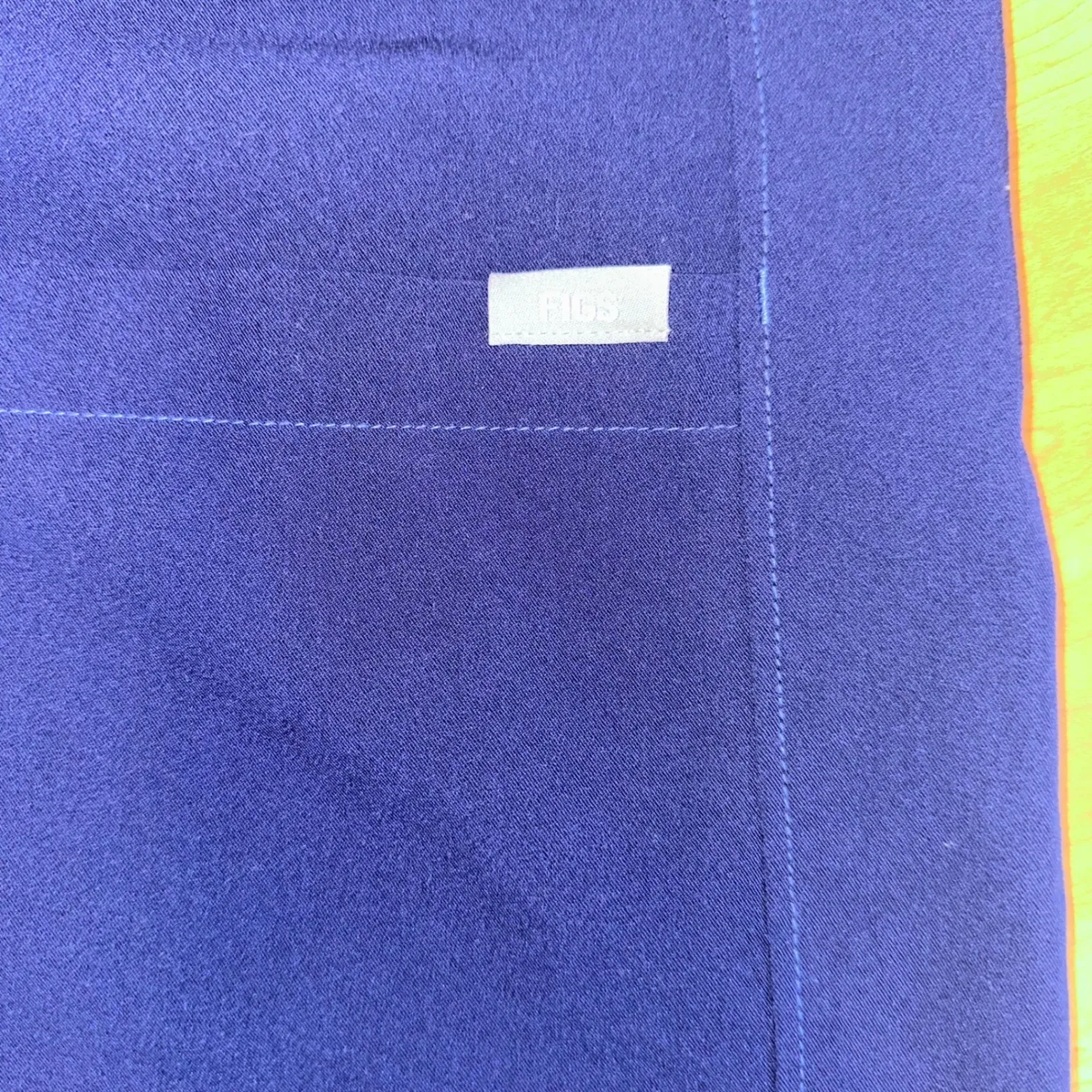 FIGS‎ Technical Collection Scrub Top Medical Short Sleeve Round Neck 2 Pocket XS - Image 3