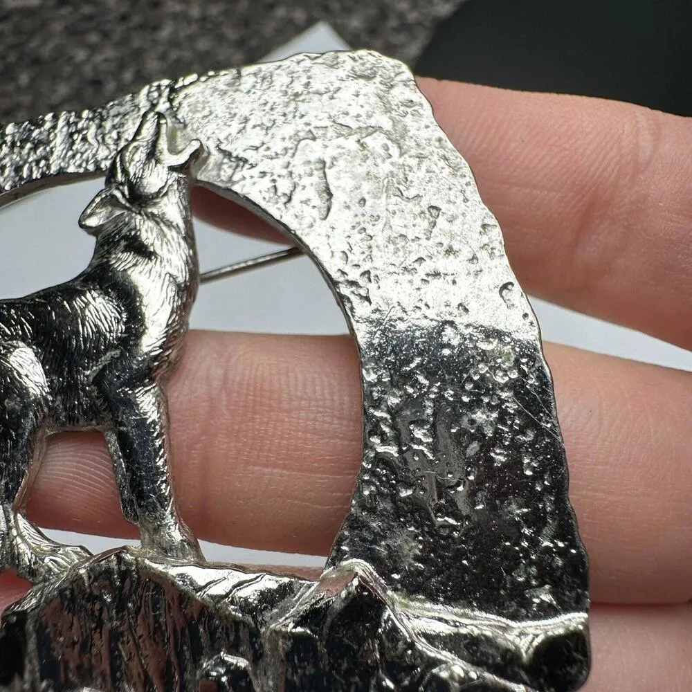 Large Howling Wolf Signed JJ Silver Tone Brooch Pin Jonette - Image 4