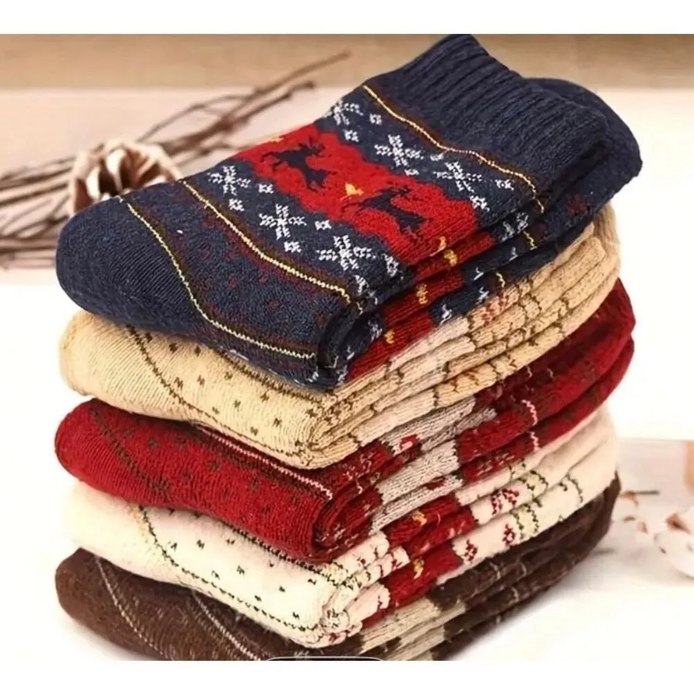Novelty Christmas Reindeer Winter Socks Set of 5 Red - Image 4
