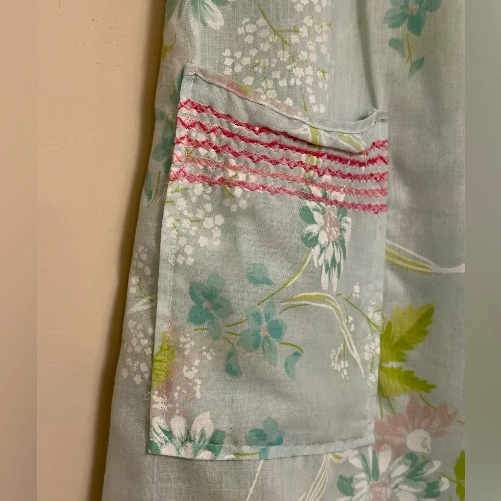 Vintage 60’s Floral Pastel Mumu House Dress – Embroidered Sleeveless Smock Dress Blue - Image 8