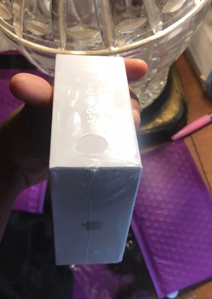 Apple AirPods - Image 3