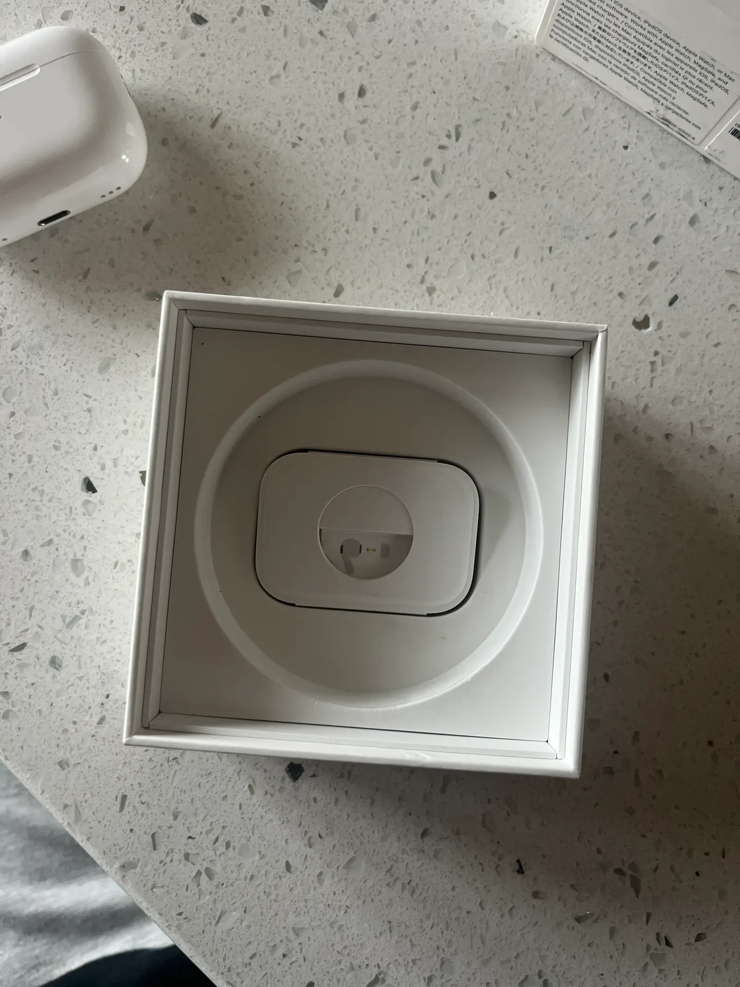 Apple AirPods - Image 6