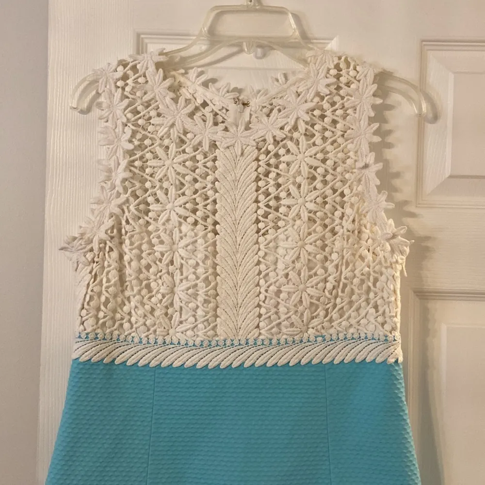 Lilly Pulitzer Dress size 8 color white and aqua blue so beautiful length 34” - Image 2