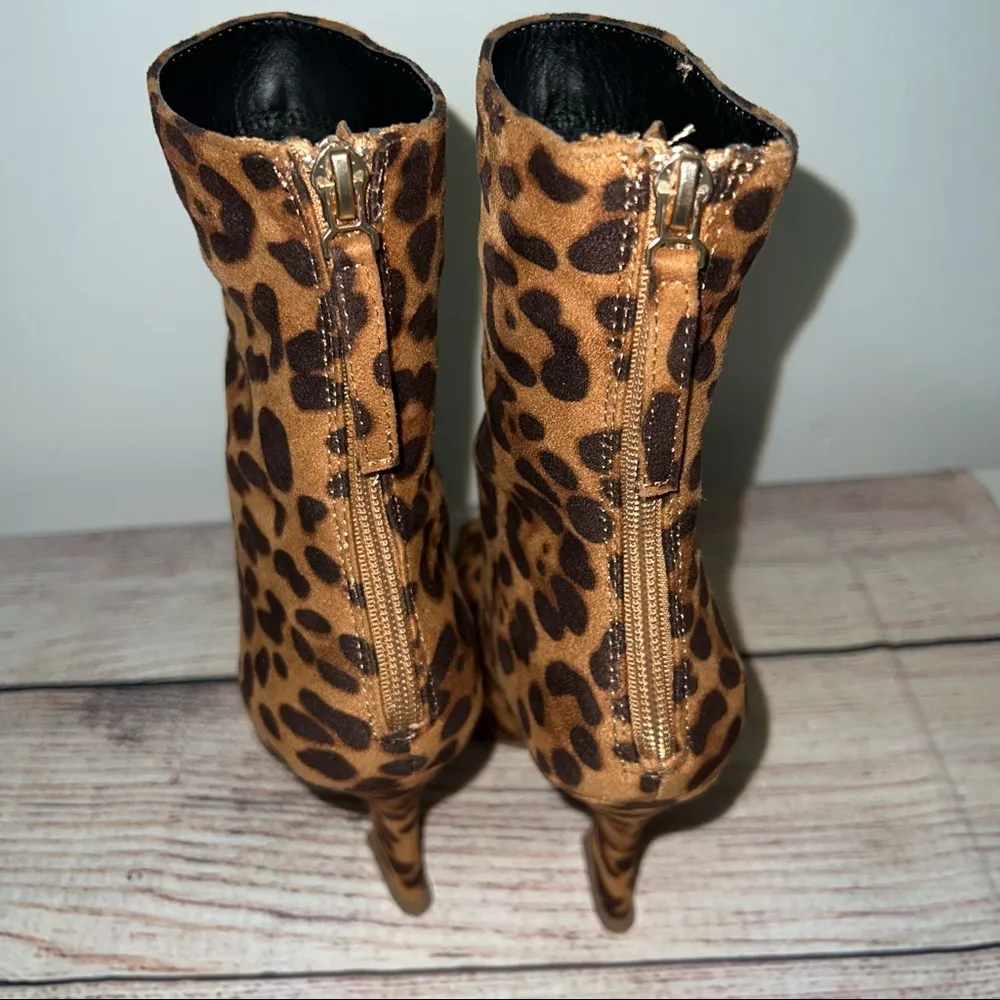 Wild Diva leopard print square toe boots. Size 6.5 - Image 4