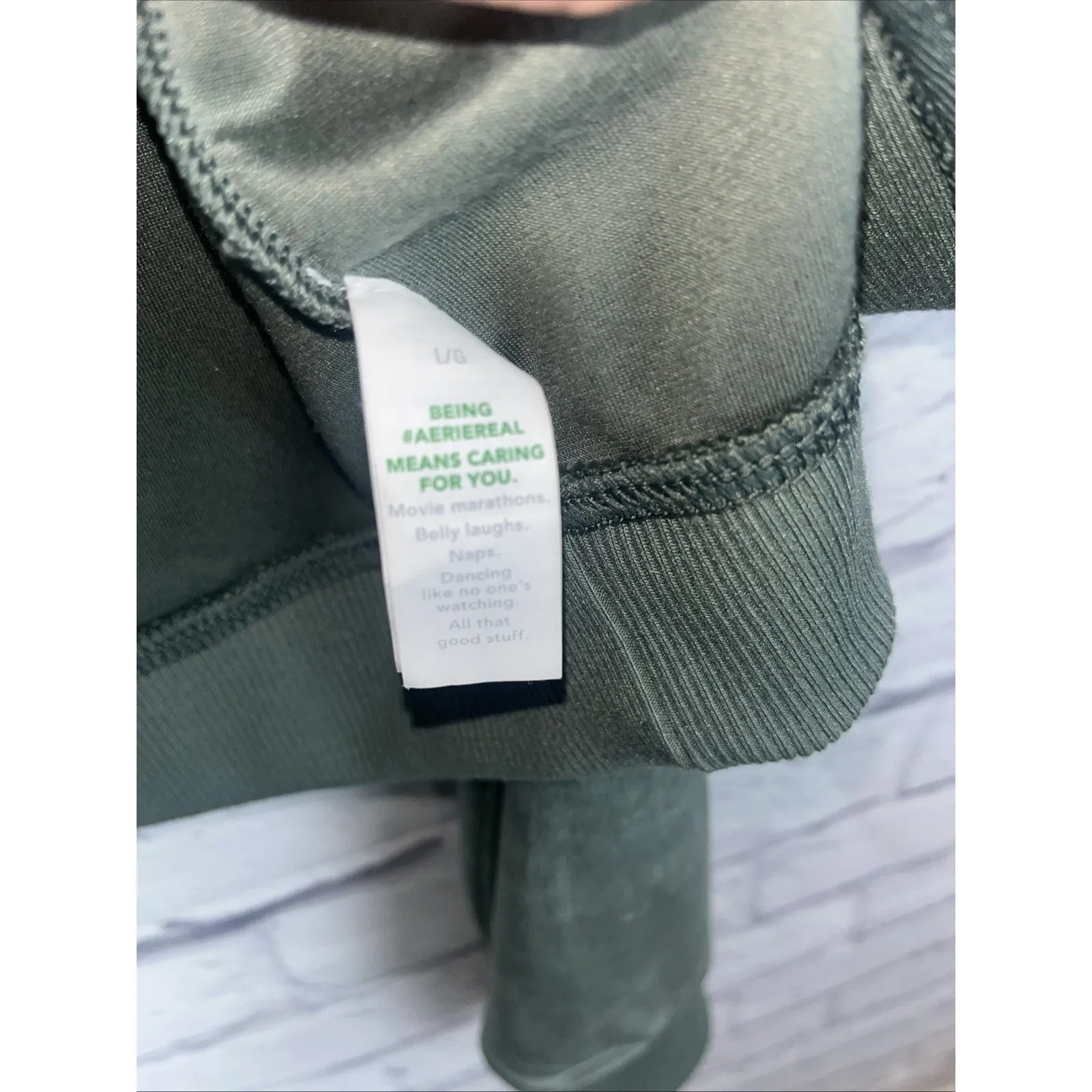 Aeri Women's  Cropped Girly Feminine Velour Loungewear Hoodie Size Large - Image 5