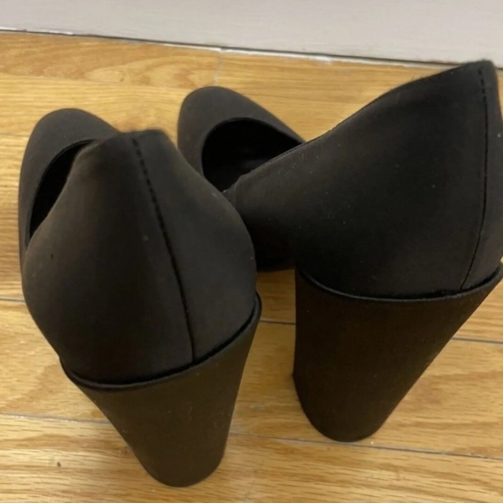 Giambattista Valli Black Pumps Block Heel Size EU‎ 40 US 9.5 NEW NWOB - Image 3