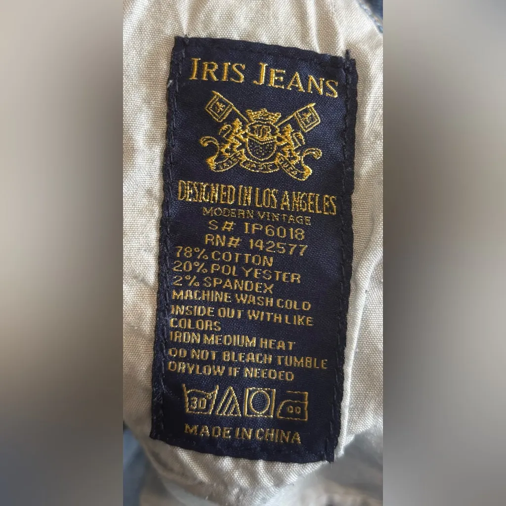 Iris Distressed Skinny Jeans Medium Wash Size 11 Junior‎ - Image 4