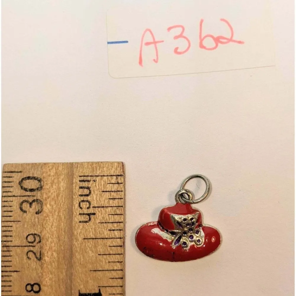 Red Hat Charm A362 - Image 5