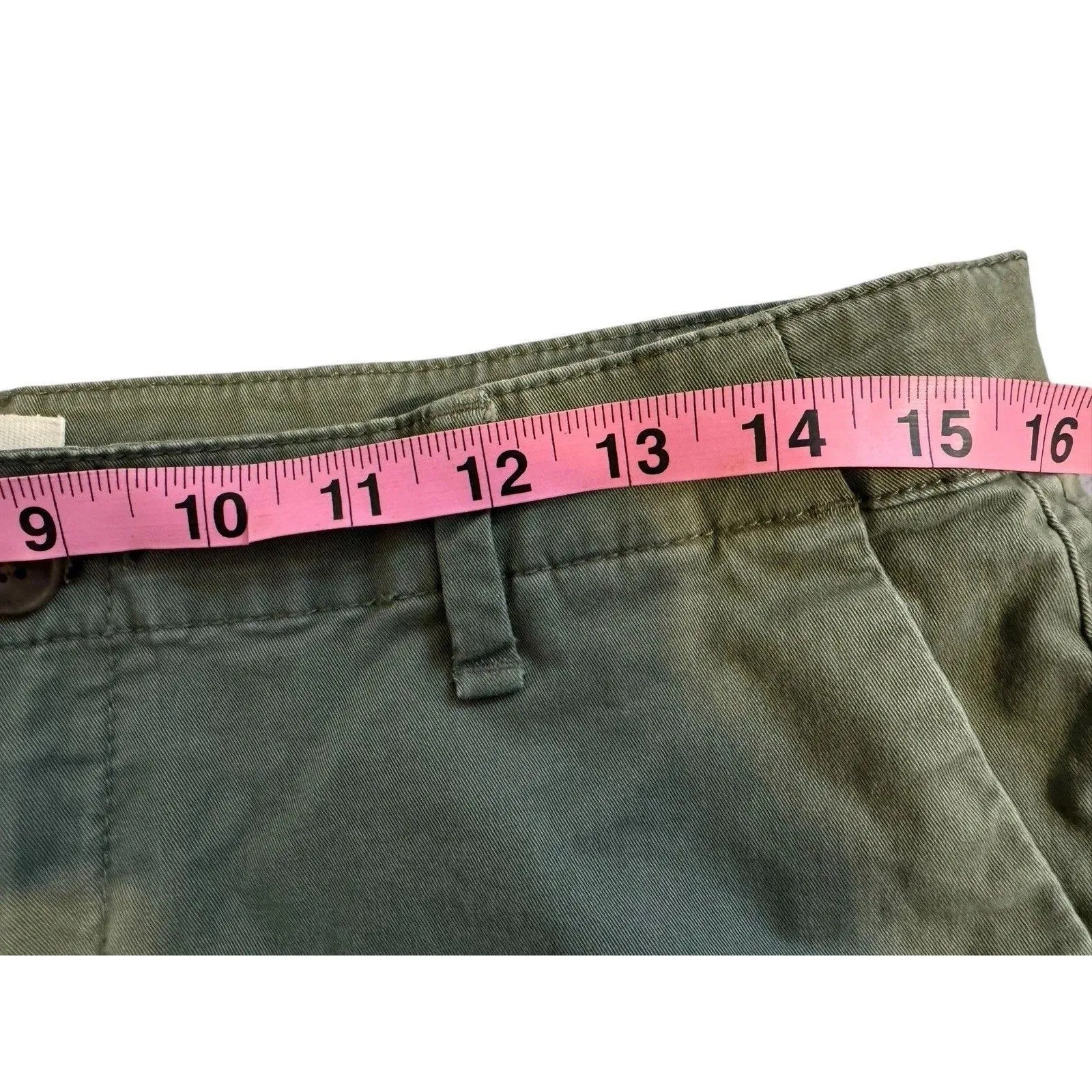 GAP Women’s 5" Khaki Chinos Shorts Size 8 Army green Stretch Preppy Vacation EUC - Image 6