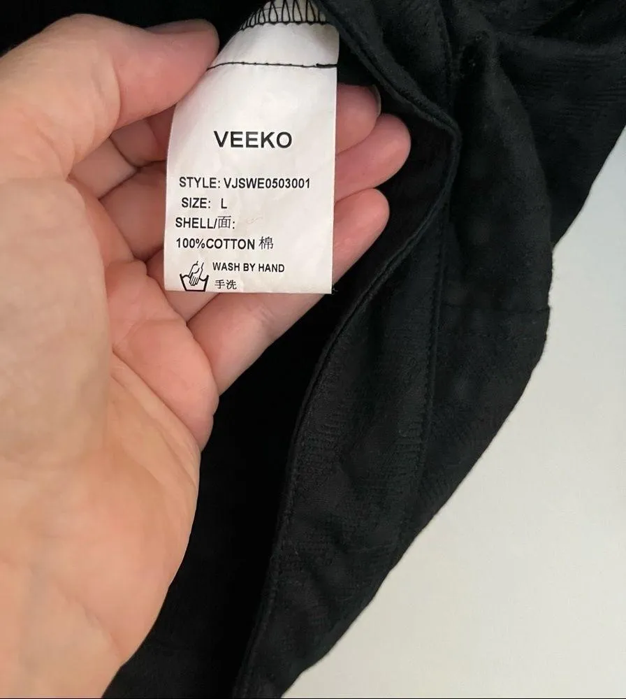 Veeko Crop Jacket with bold buttons and cute lace trim pockets. EUR Size 38 - Image 4