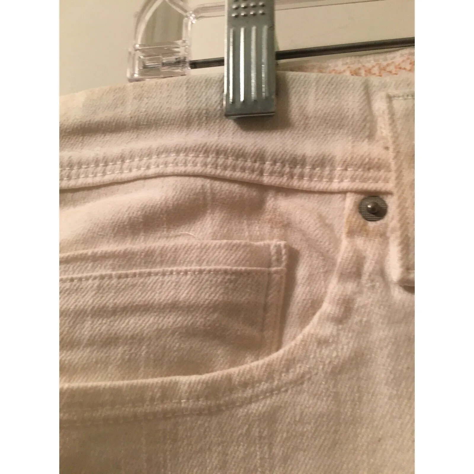 Levi's Women's White Denim Jean Shorts Pockets Size 14 - Image 4