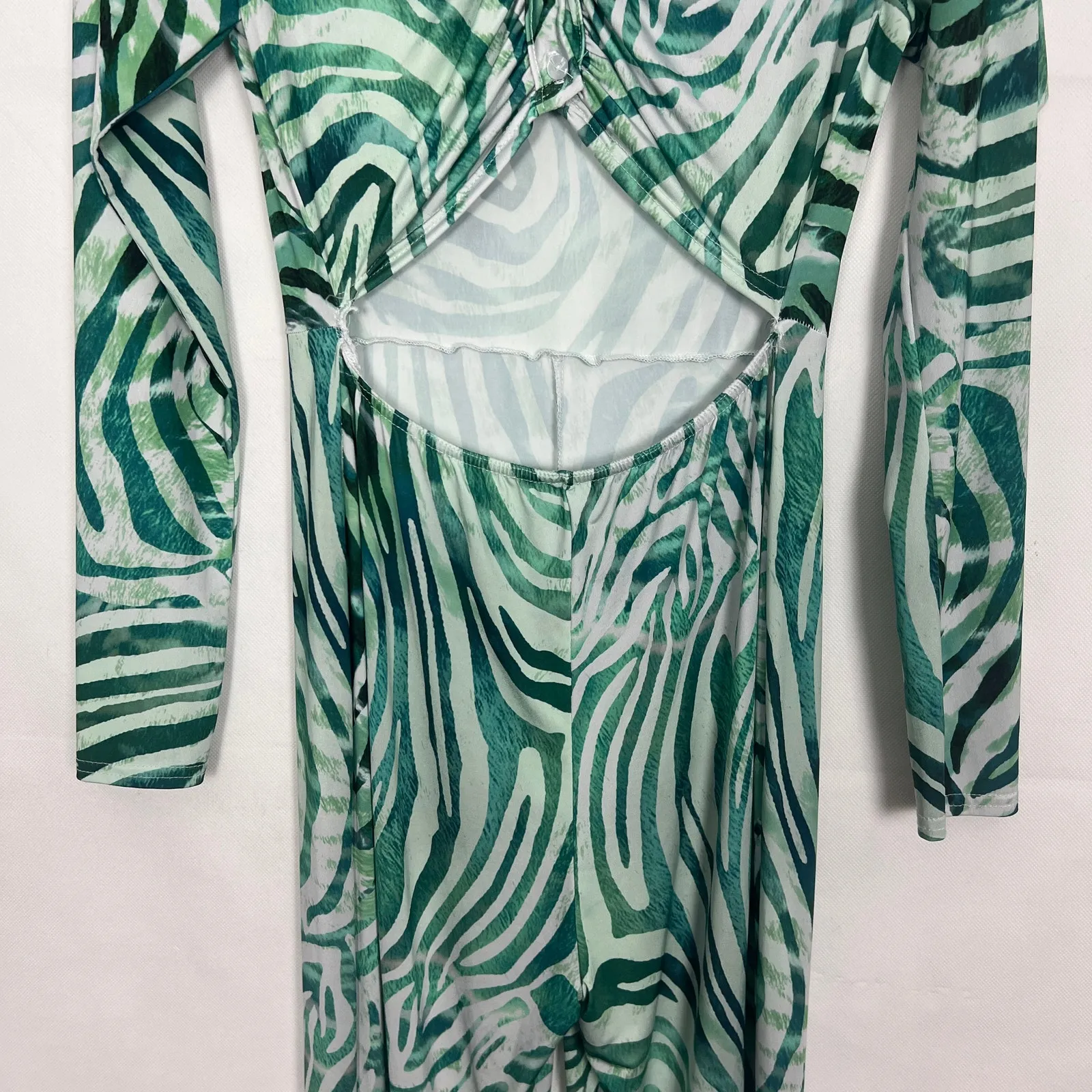 Pretty Little Thing Tiger Print Retro 70s Inspired Women's Jumpsuit Size 8 - Image 5