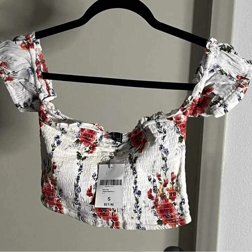 Forever 21 floral cropped top - Image 6