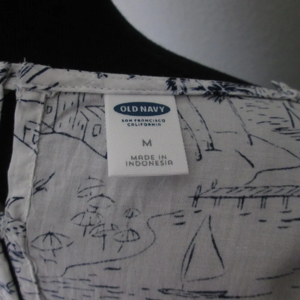 NWT - Old Navy Spaghetti Strap Top - Size Medium - Image 5