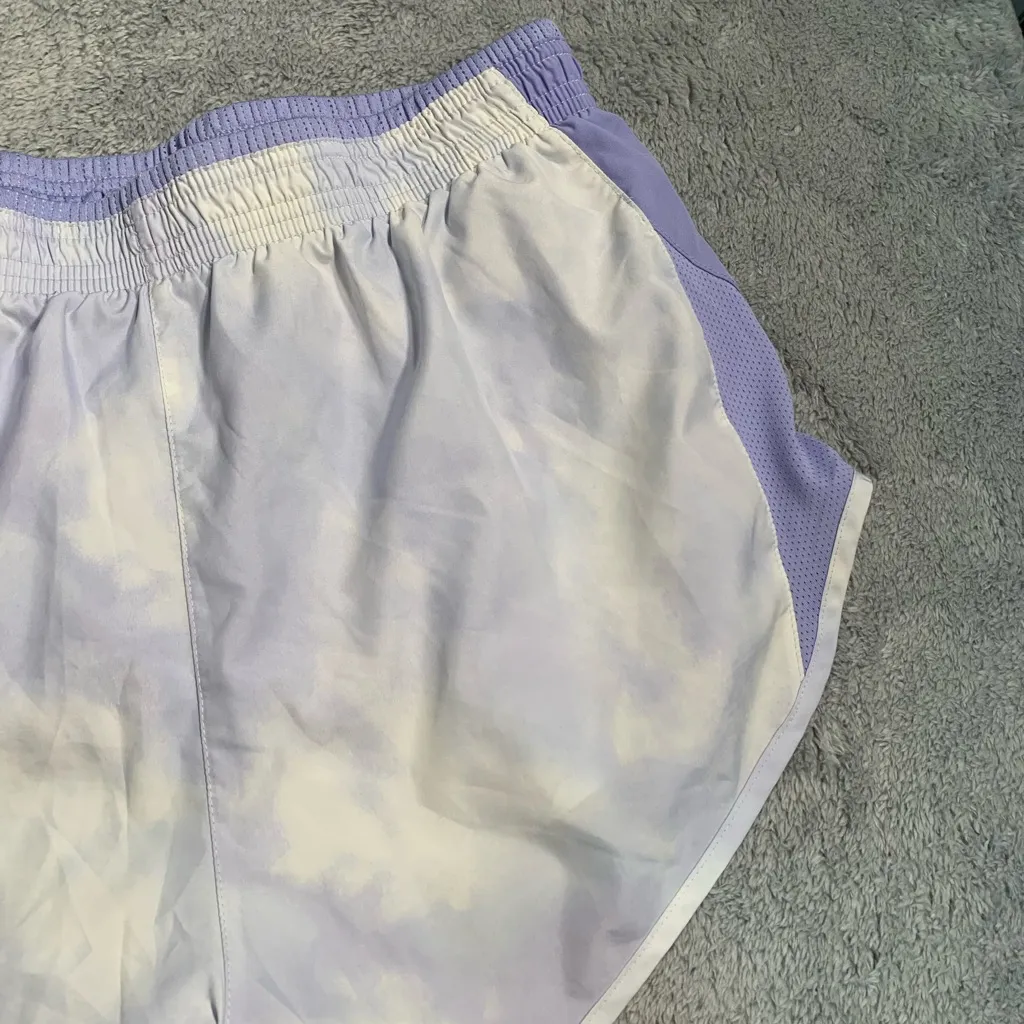 Nike Women's Light Purple and White Athletic Shorts large - Image 9