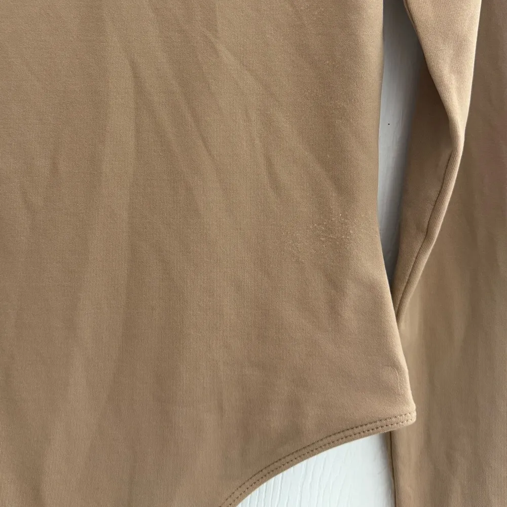 Babaton Contour Crew Long sleeves tan Bodysuit size small - Image 6