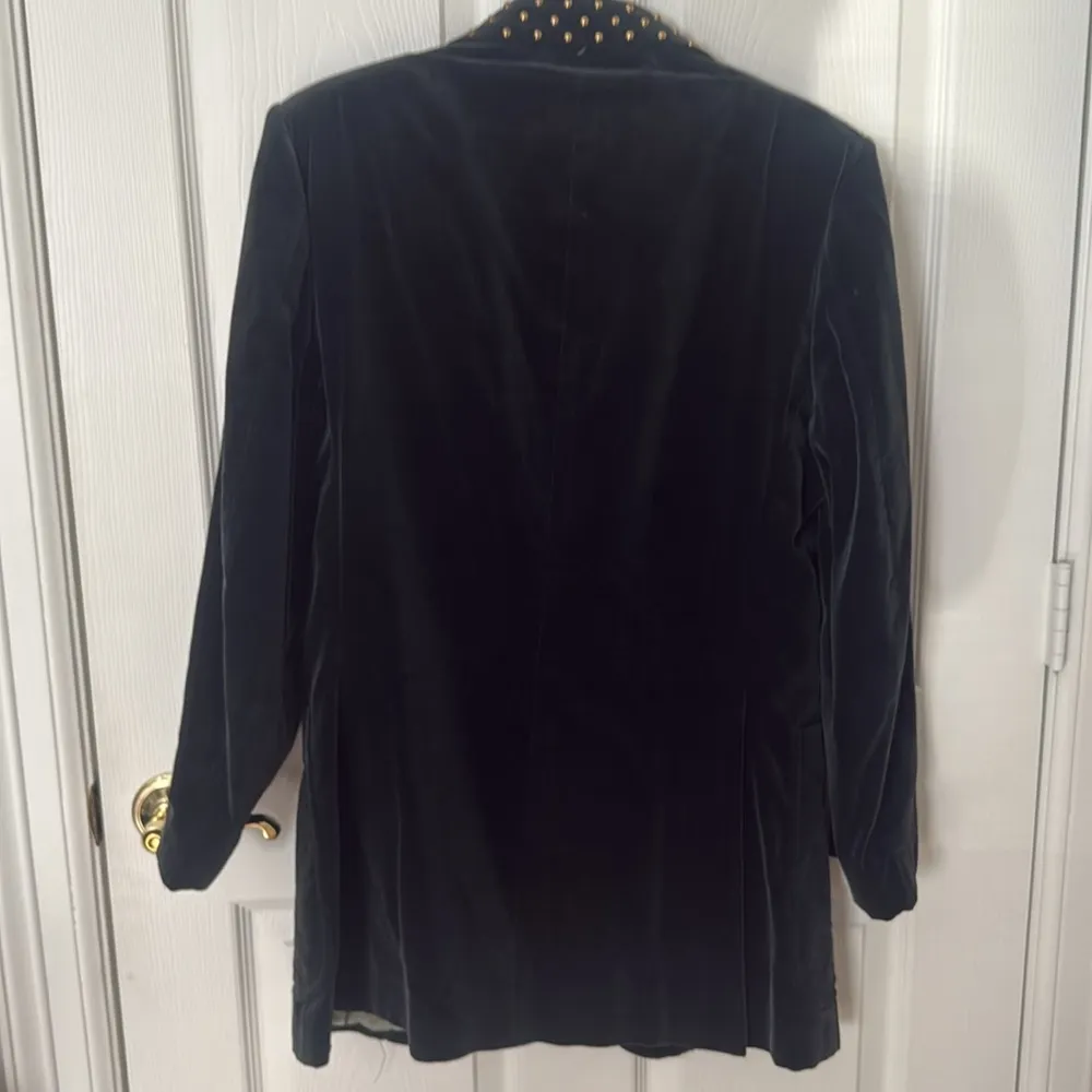 VINTAGE Dark green velvet Blazer with Gold Stud and emerald button accent M/40 - Image 5
