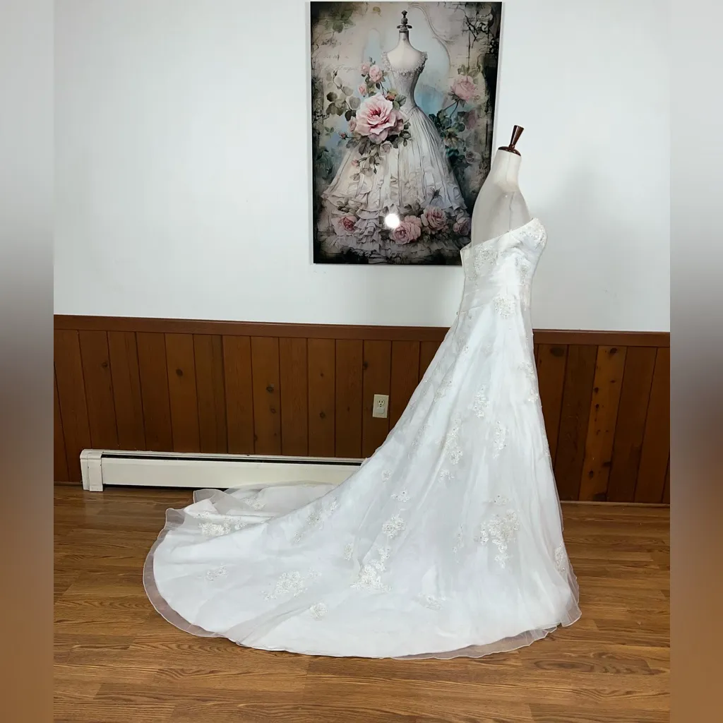 Stunning David’s Bridal 3D Floral Organza Wedding Gown! - Image 6