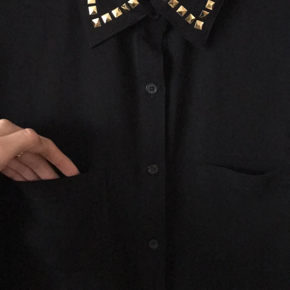 FOREVER 21 black button down shirt S - Image 4