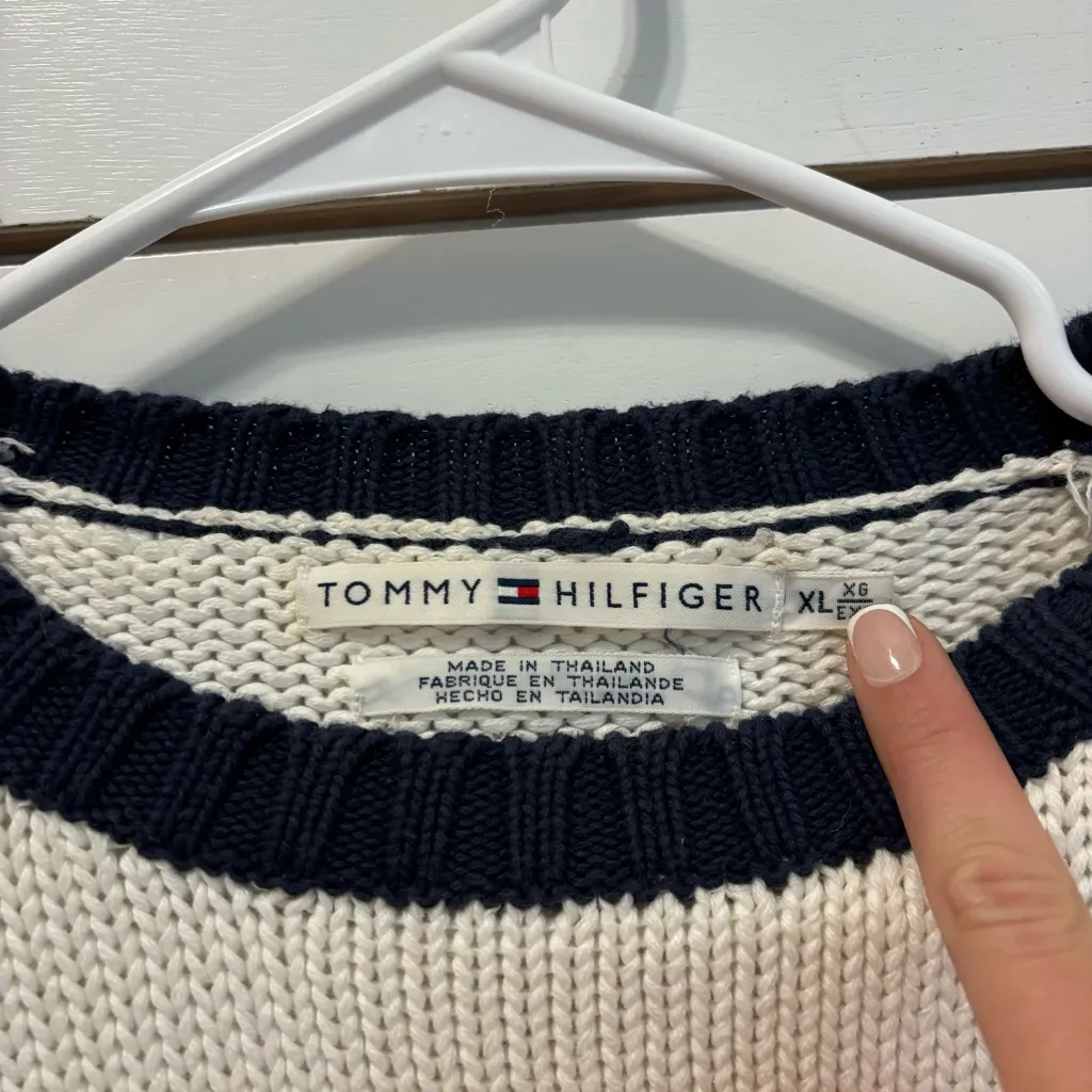 Vintage Tommy Hilfiger American Flag Sweater - Image 4