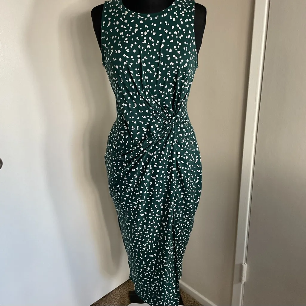 32. Nine Britton Abigail brushed knit fitted midi dress in green with a white - Image 2