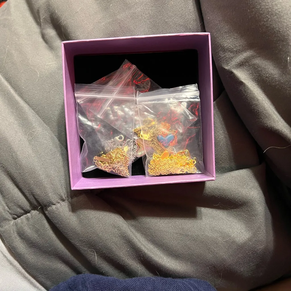 Kendra Scott  Heart Pendant Necklaces - Image 6