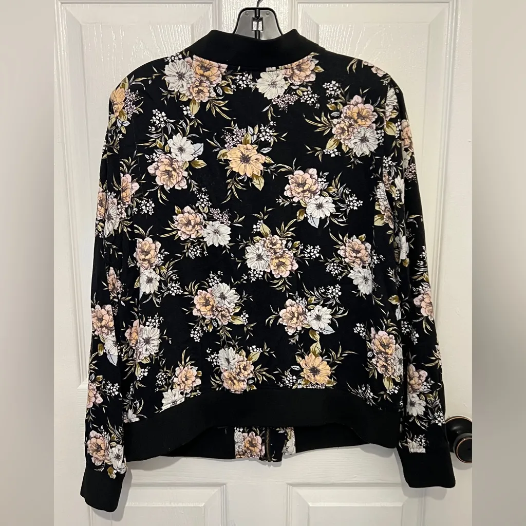TORRID Women's Black Floral Print Full Zip Bomber Jacket Plus Size 1X - Image 2