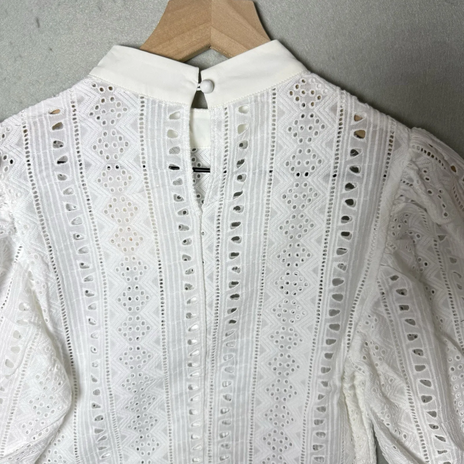 Choosy White Cropped Eyelet Blouse 3/4 Sleeve Collared Button Cuff Top Size XS - Image 10
