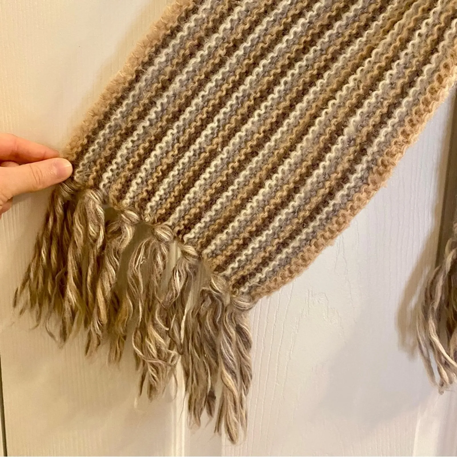 Aris Tan Striped Knit Tassel Scarf Unisex Womens One Size White - Image 4