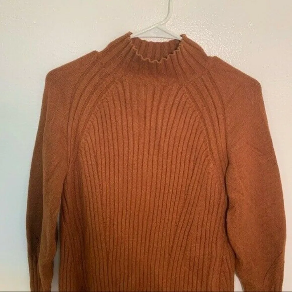 7Modifier Mock Neck Sweater Tan Rust Ribbed Front - Image 3
