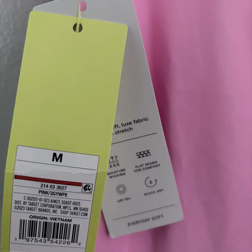 NWT Women’s All In Motion Leggings - Image 4