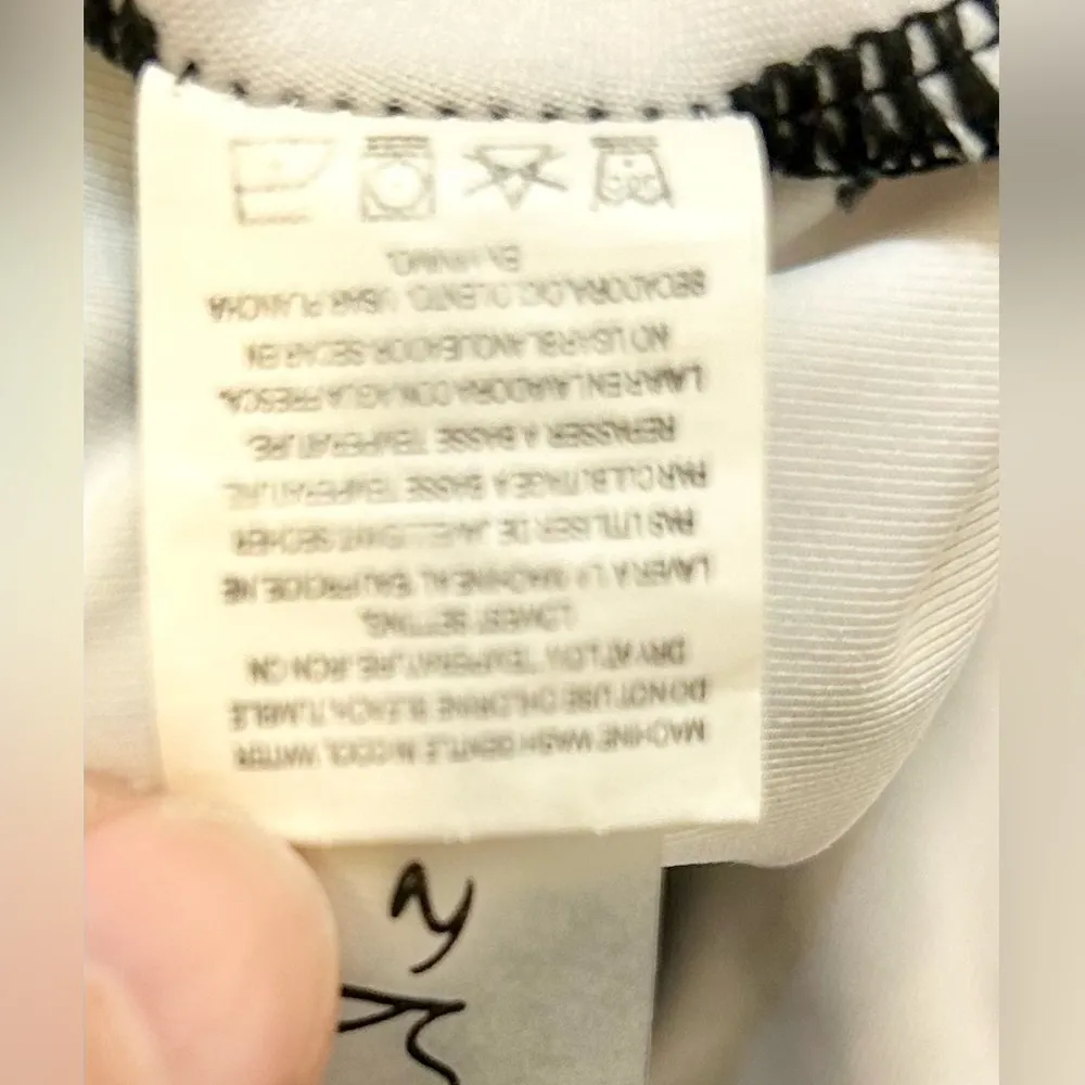 Black and White Japanese Crane Print One Piece Swimsuit Size Medium - Image 13