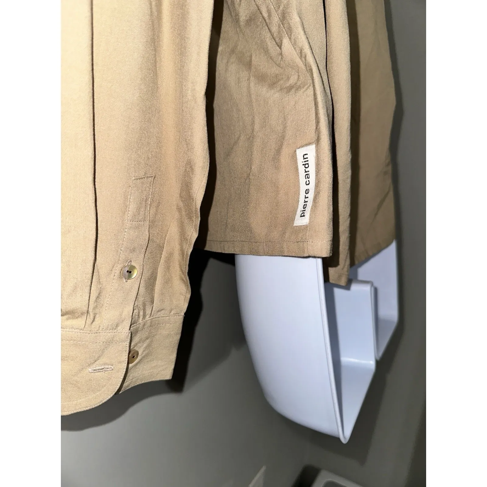 Vintage Pierre Cardin 100% Silk Blouse Top Size 9/10 Beige Tan Button Shoulder - Image 5