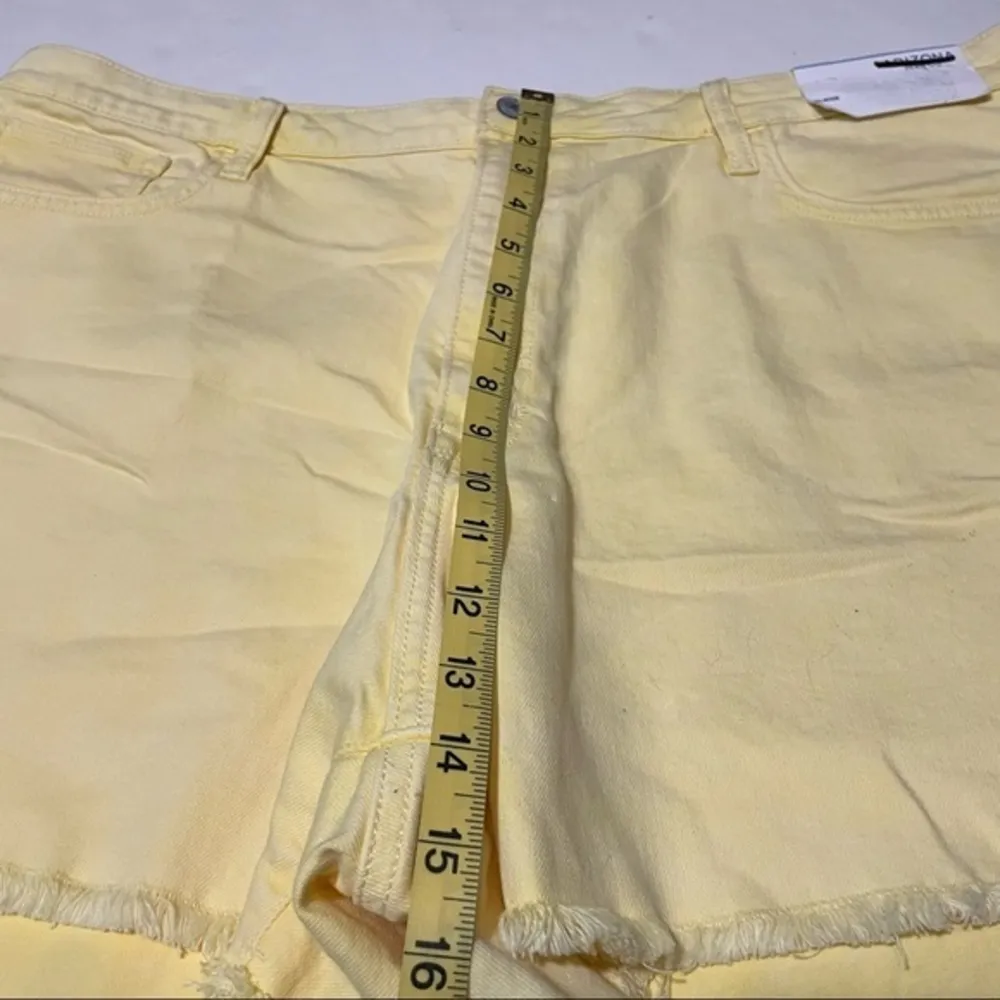 NWT Sunny Yellow Denim Cotton Cutoff Jean Shorts Plus Size 23 New - Image 6