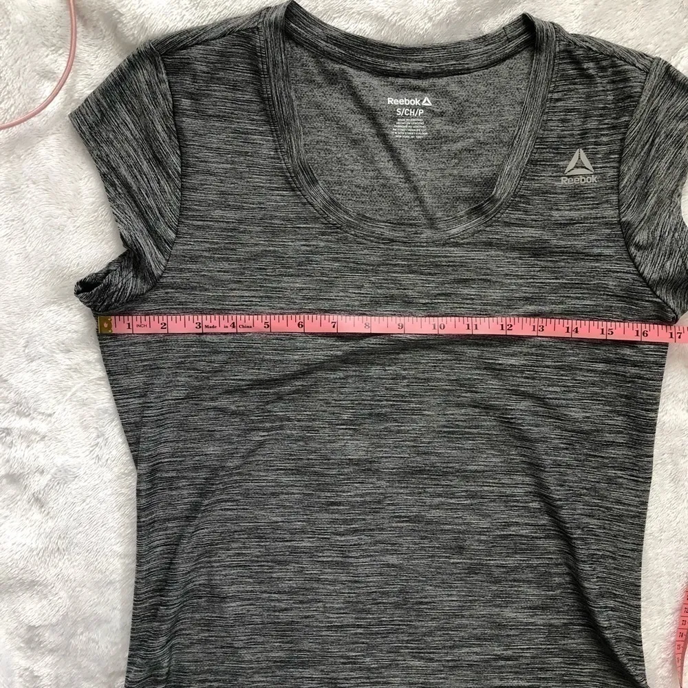 Reebok Gray Short Sleeve Activewear Top Size Small - Image 9