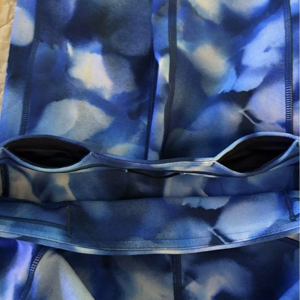 Lululemon Wunder Under Low Rise Blue & White Leggings Size 4 - Image 9