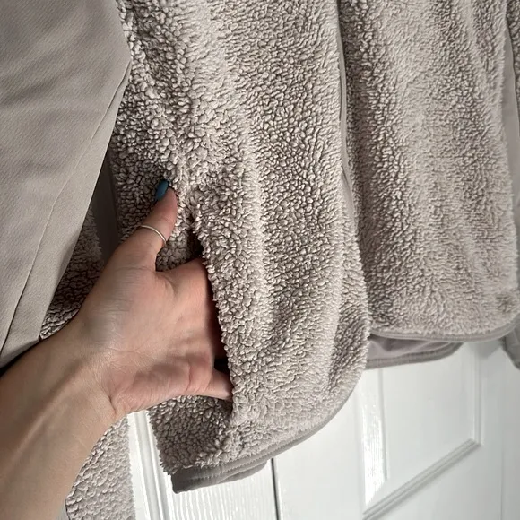 Nike Women’s Full Zip Sherpa‎ Training Jacket - Image 5