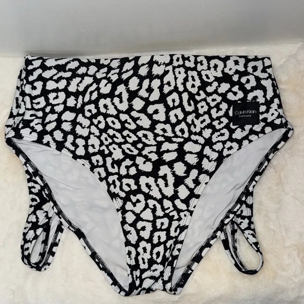 Calvin Klein One Piece Swimsuit Black & White Leopard Print Women’s 12 - Image 6