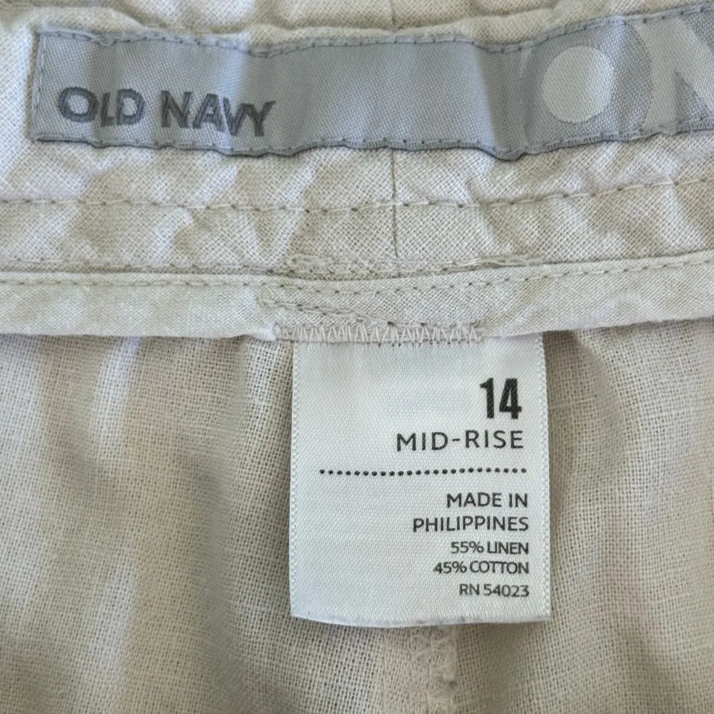 Old Navy Cropped Cargo Pants Womens 14 Beige Linen Blend Pockets Mid Rise Casual - Image 4