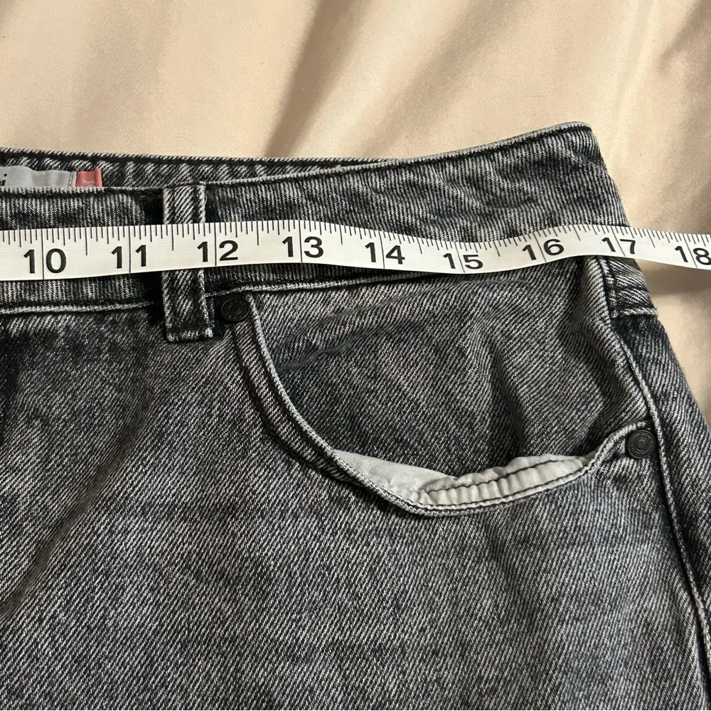 Cabi Women’s Size 6 100% Boyfriend Jeans Black Smoke Wash Style 4329 Fall 22 - Image 7