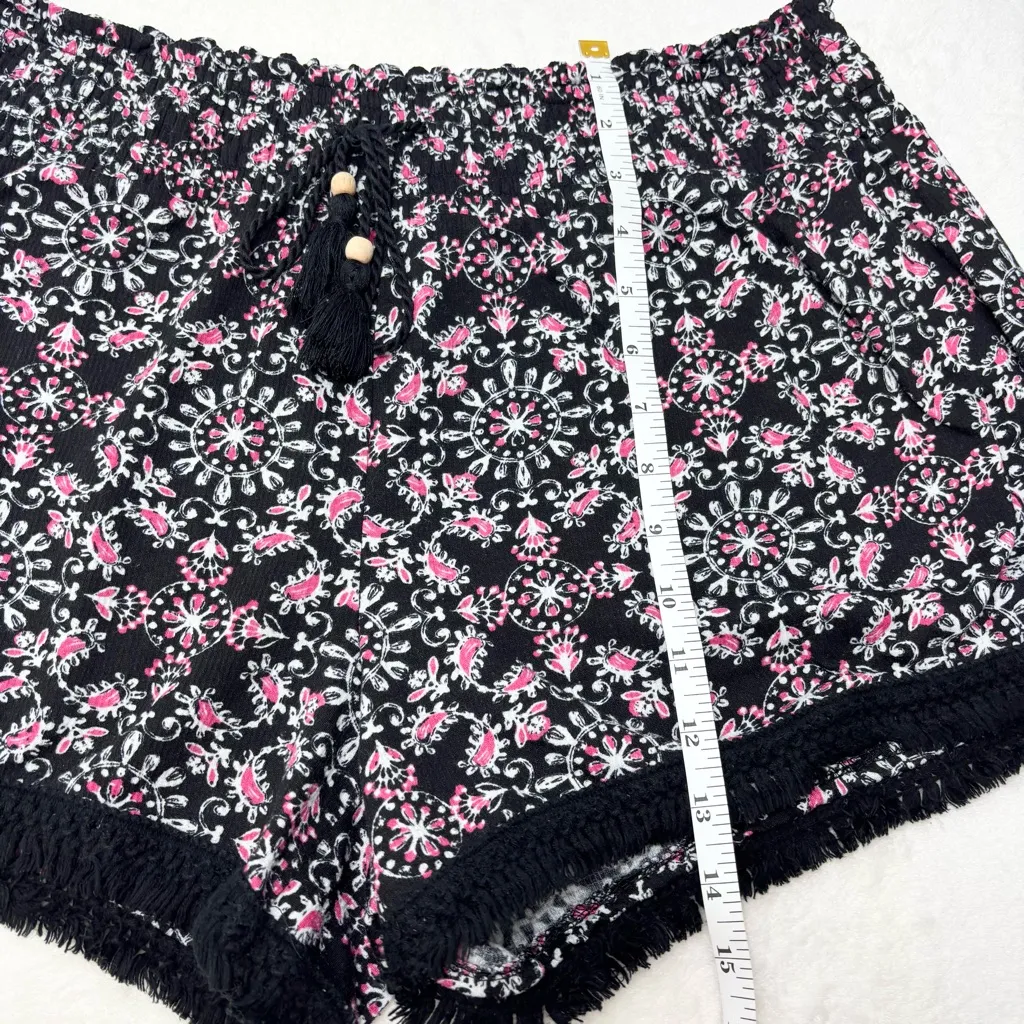 No Boundaries Black and Pink Floral High Waist‎ Shorts size XXL (19) - Image 5