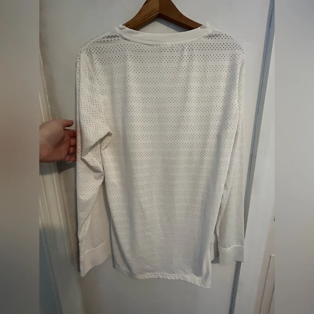 Zyia Active chill long sleeve laser cut light layer Size has rubbed off … - Image 6