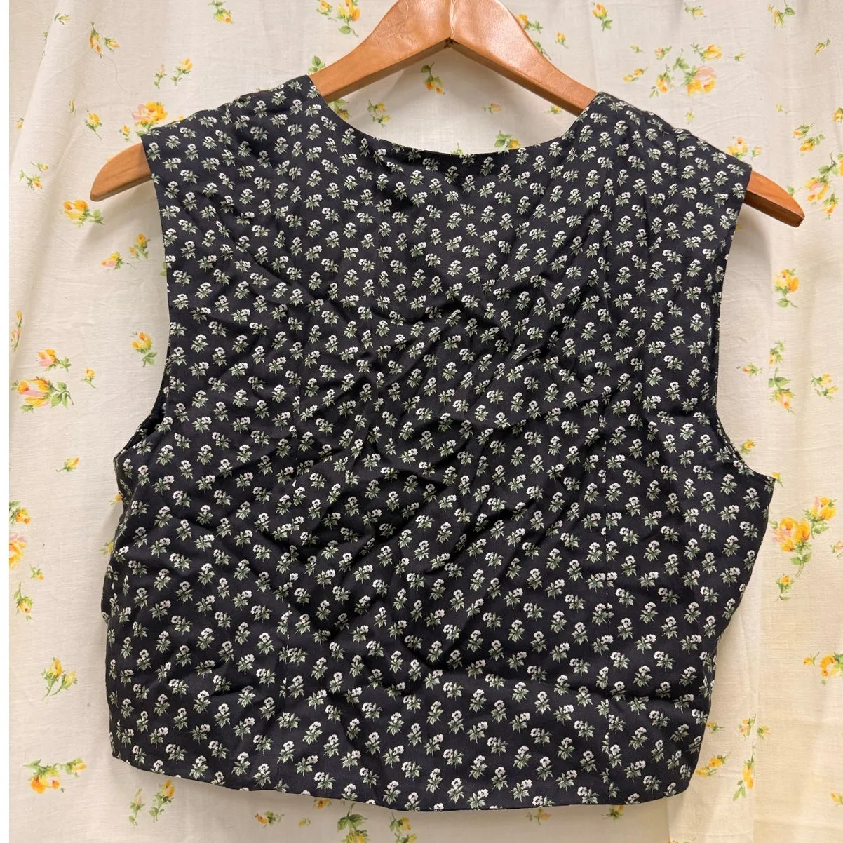 Anna Nata‎ Floral Black Vest Spring Summer Lightweight Medium - Image 2