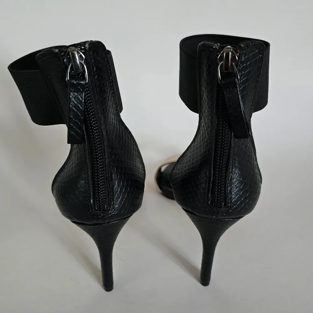 Simply Vera Vera Wang Black & Blush Ankle Strap Heels Size 6½ Pink - Image 4