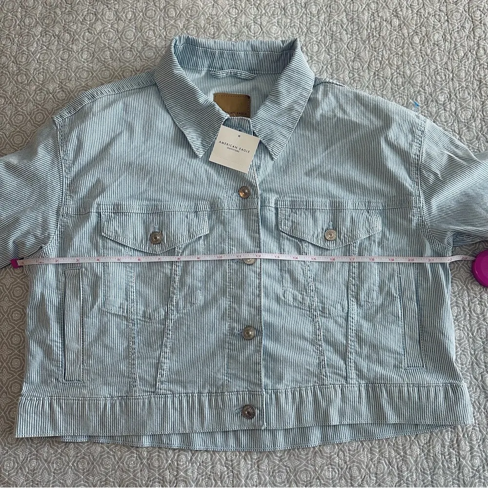 NEW! American Eagle Pinstriped Denim Cropped Jacket Size L - Image 5