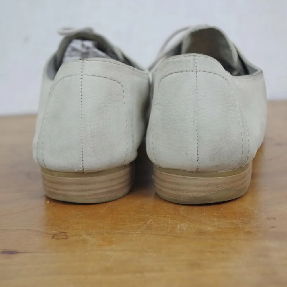 Tamaris Nubuck Leather Perforated Derby Flats Size 39 White - Image 7