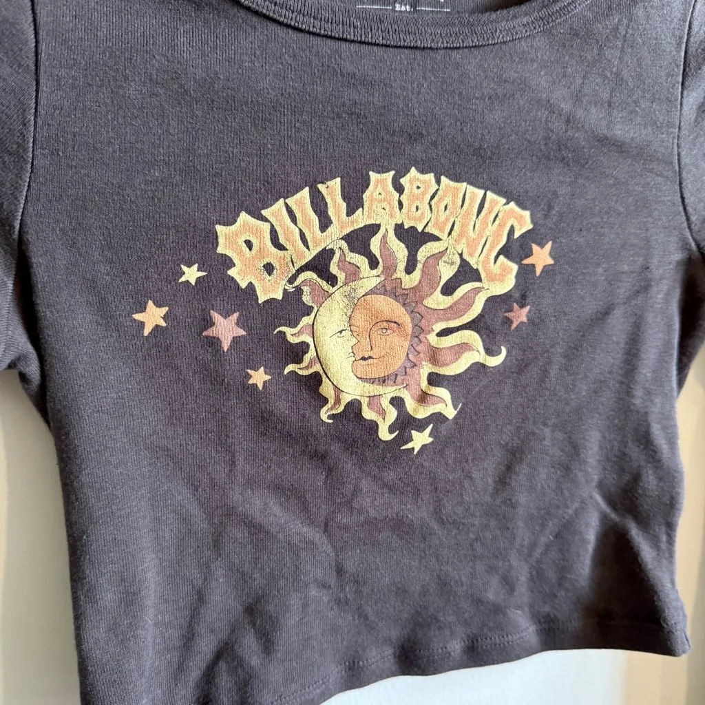 Billabong Cropped Celestial Graphic Tee - Image 4