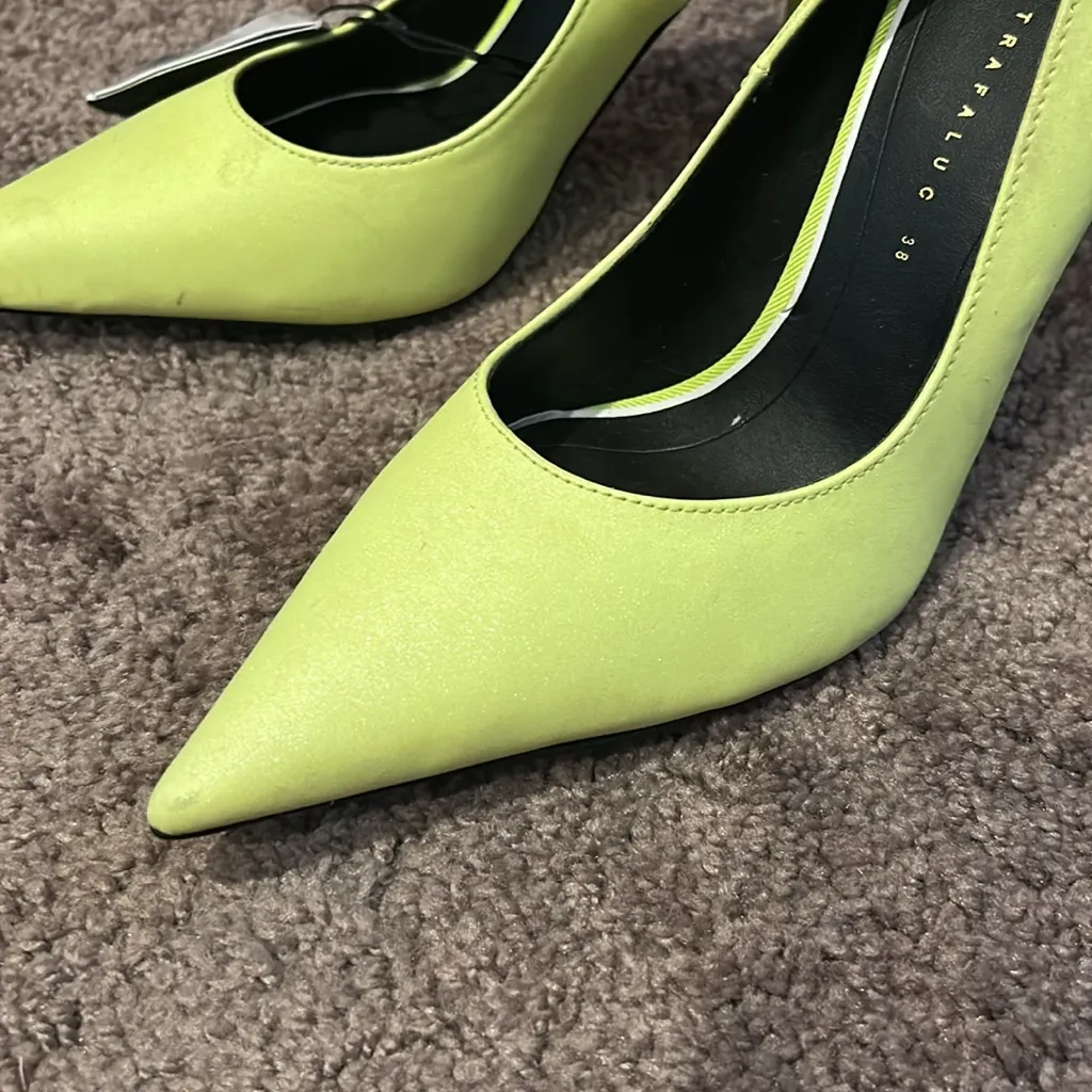 Zara Trafaluc Neon Yellow Faux Leather Stilletto Pump Heels NWT - Image 3