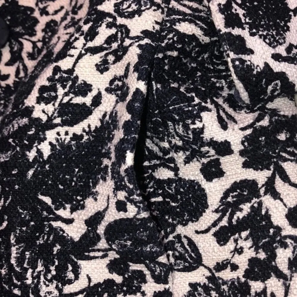 Talbots size 4 embroidered floral cape jacket - Image 6