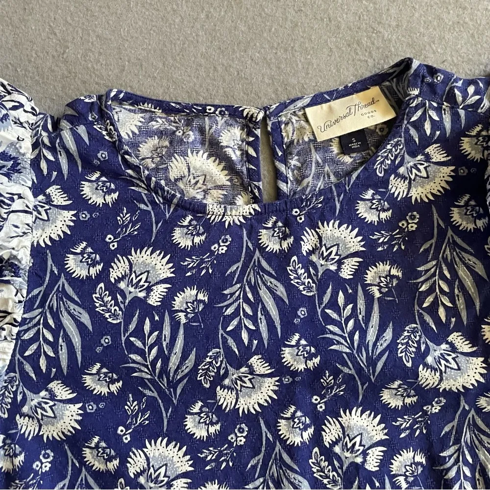 Universal Thread Boho Blouse Small Blue Floral Puff Sleeve Smocked Women’s Top - Image 2